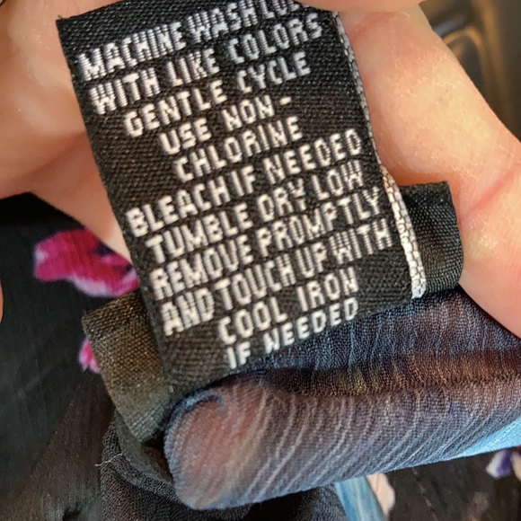 Torrid Sheer Black Floral Blouse Sz 2 - Picture 9 of 12